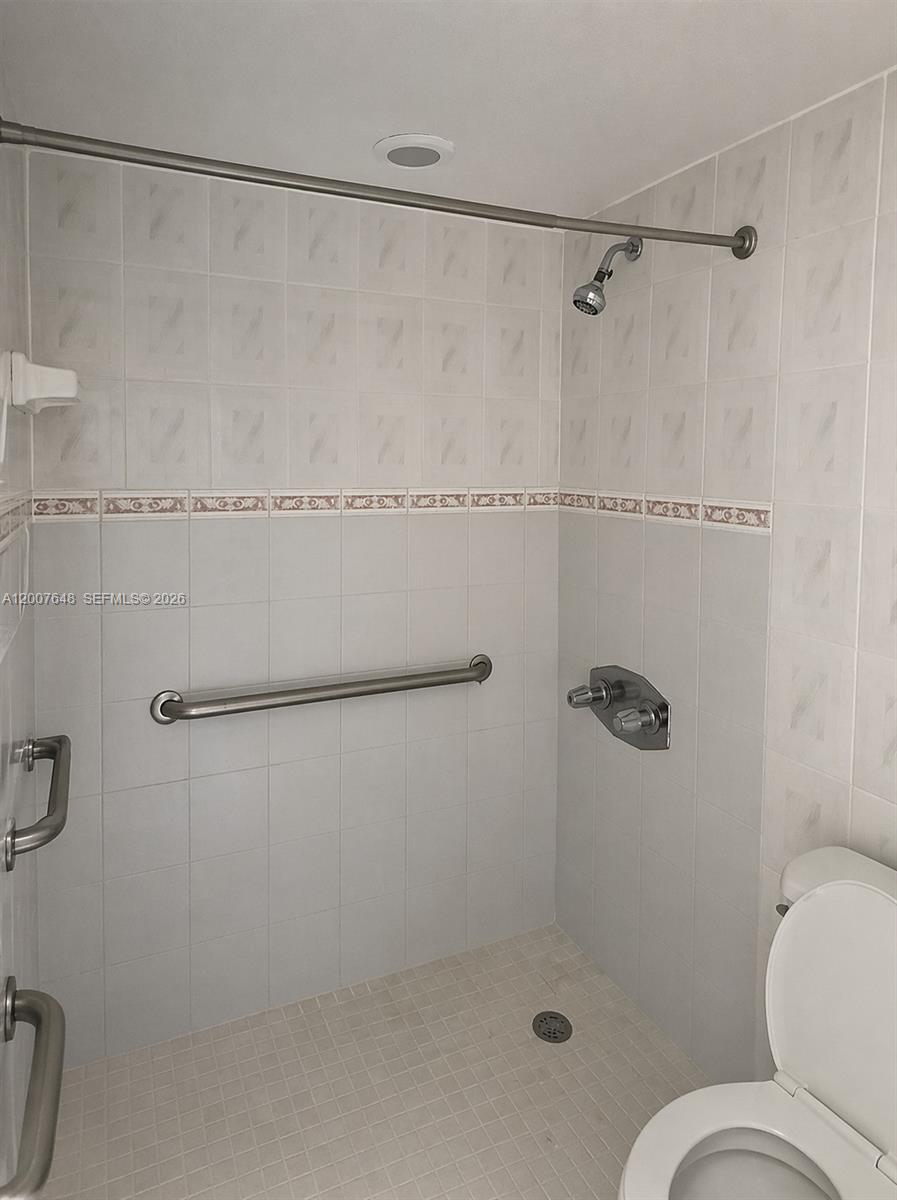 TENNIS VIEW CONDO PH I - Residential