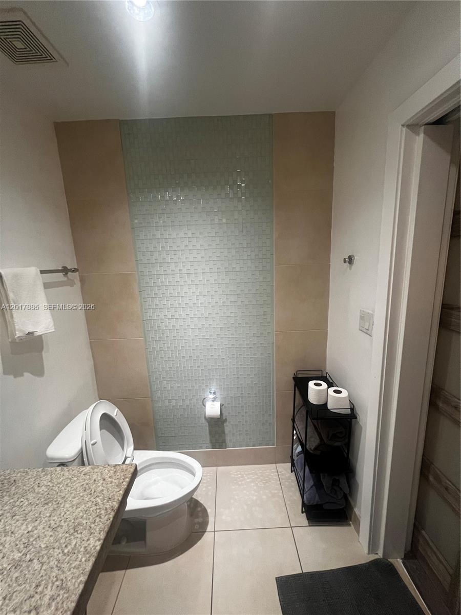 1036 Ocean Dr B308