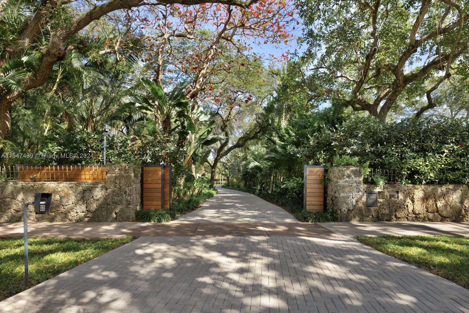 CORAL GABLES WATERWAY - Residential