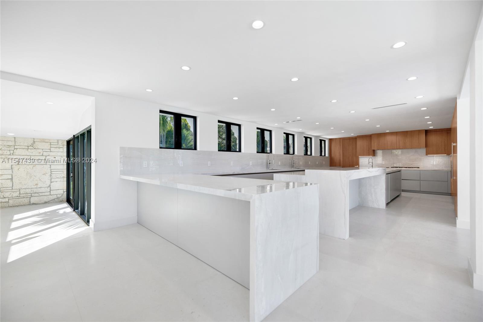 CORAL GABLES WATERWAY - Residential