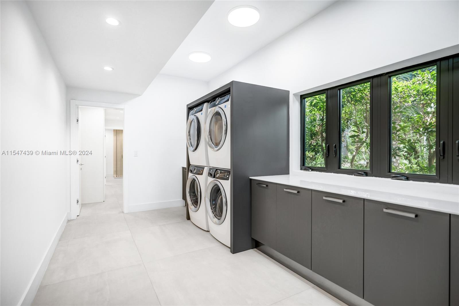 CORAL GABLES WATERWAY - Residential