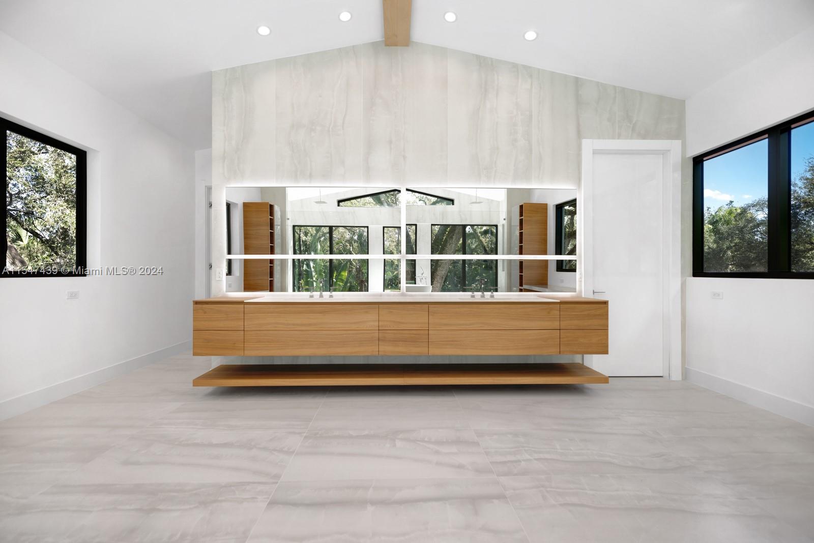 CORAL GABLES WATERWAY - Residential