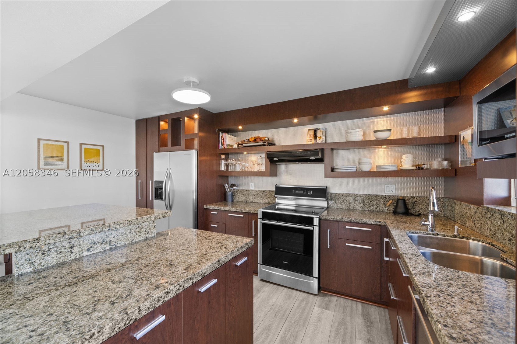 2780 NE 183rd St 1216
