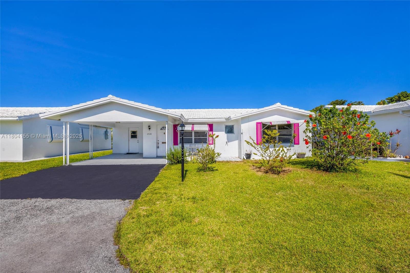 Property for Sale at 2520 Nw 2nd Dr, Pompano Beach, Broward County, Florida - Bedrooms: 3 
Bathrooms: 3  - $325,000