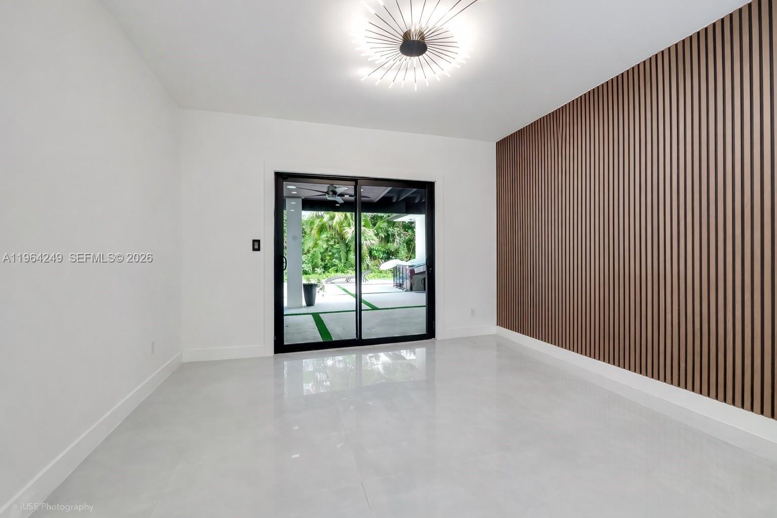 CHARLOTTE ESTATES - Residential