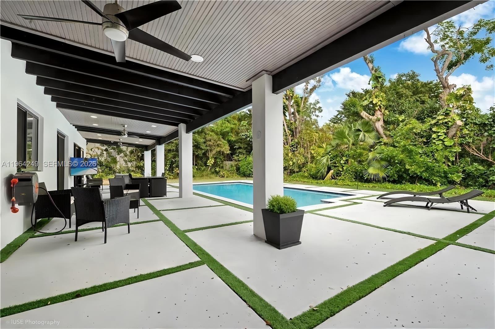 CHARLOTTE ESTATES - Residential