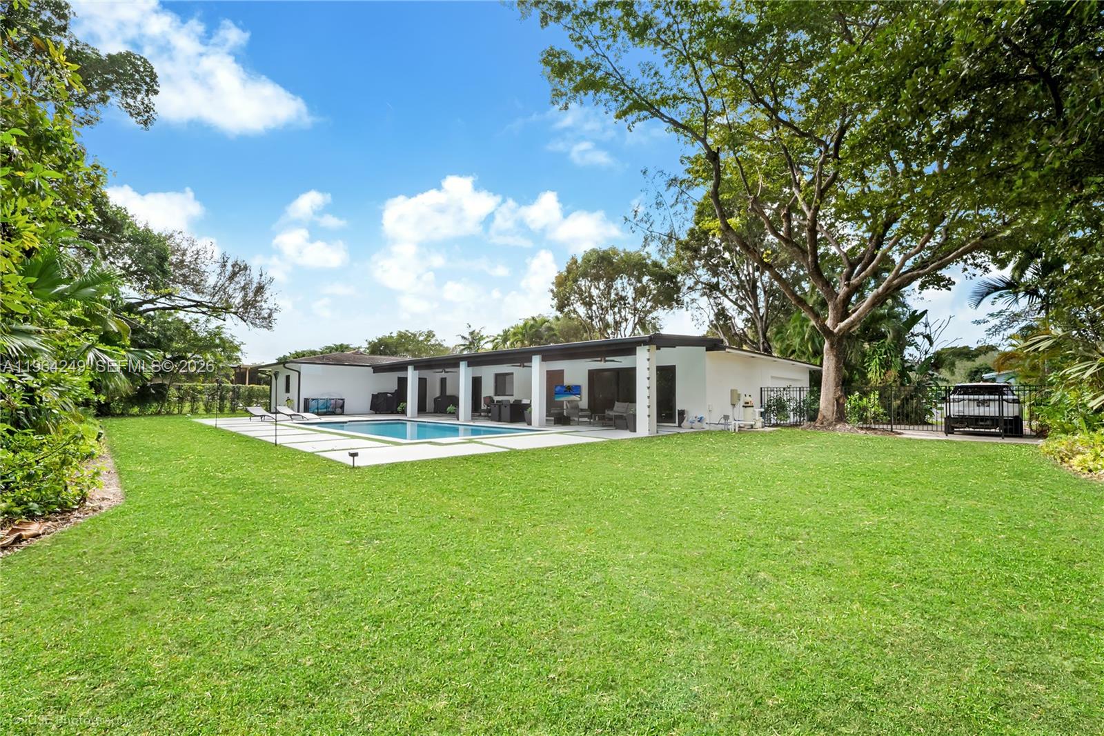 CHARLOTTE ESTATES - Residential