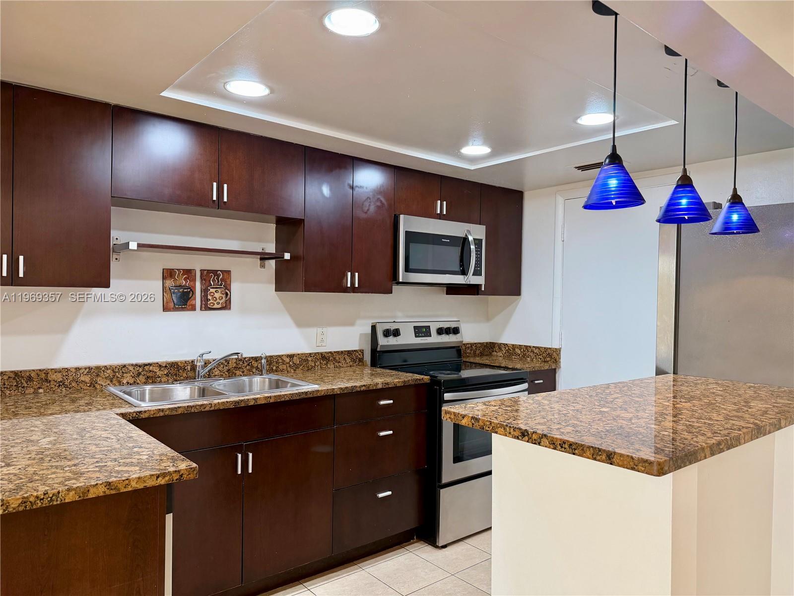 FOUNTAINVIEW CONDO - Residential Lease