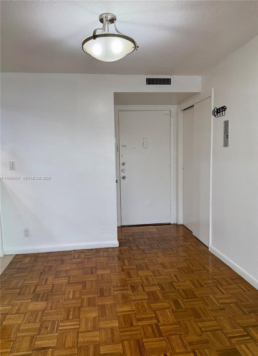 FOUNTAINVIEW CONDO - Residential Lease