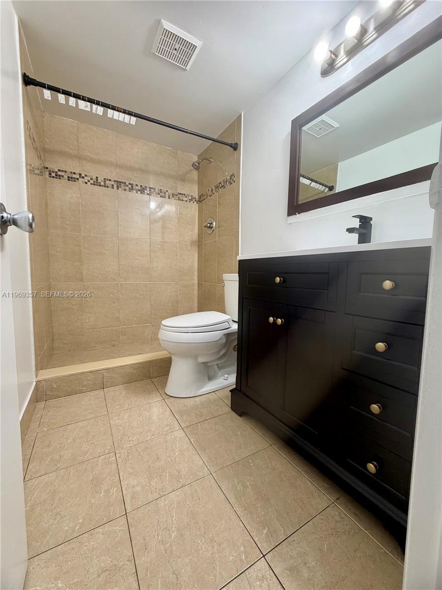 FOUNTAINVIEW CONDO - Residential Lease