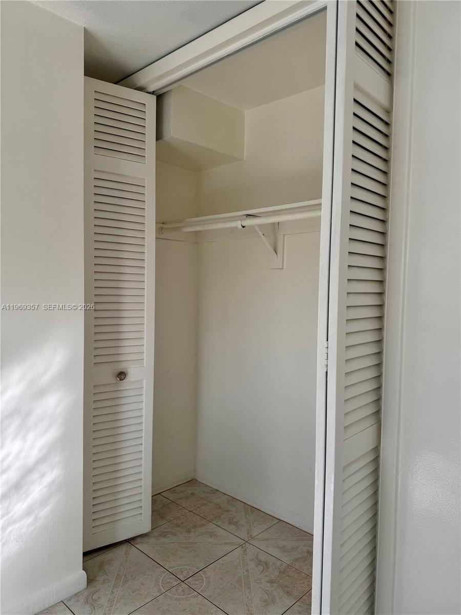 FOUNTAINVIEW CONDO - Residential Lease