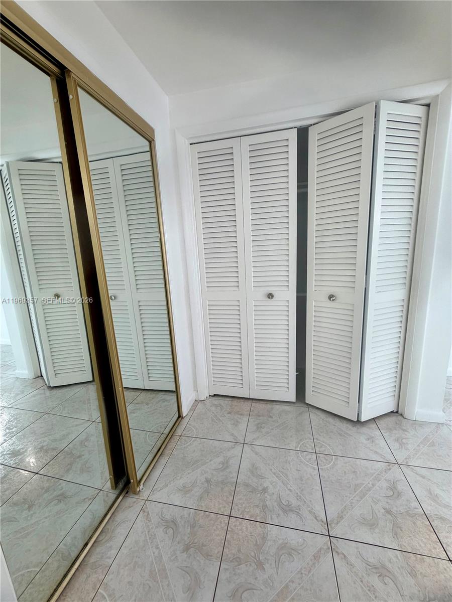 FOUNTAINVIEW CONDO - Residential Lease