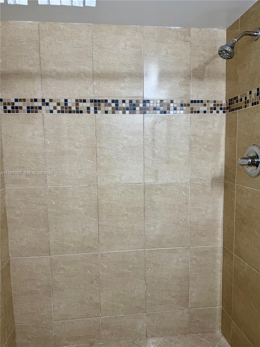 FOUNTAINVIEW CONDO - Residential Lease