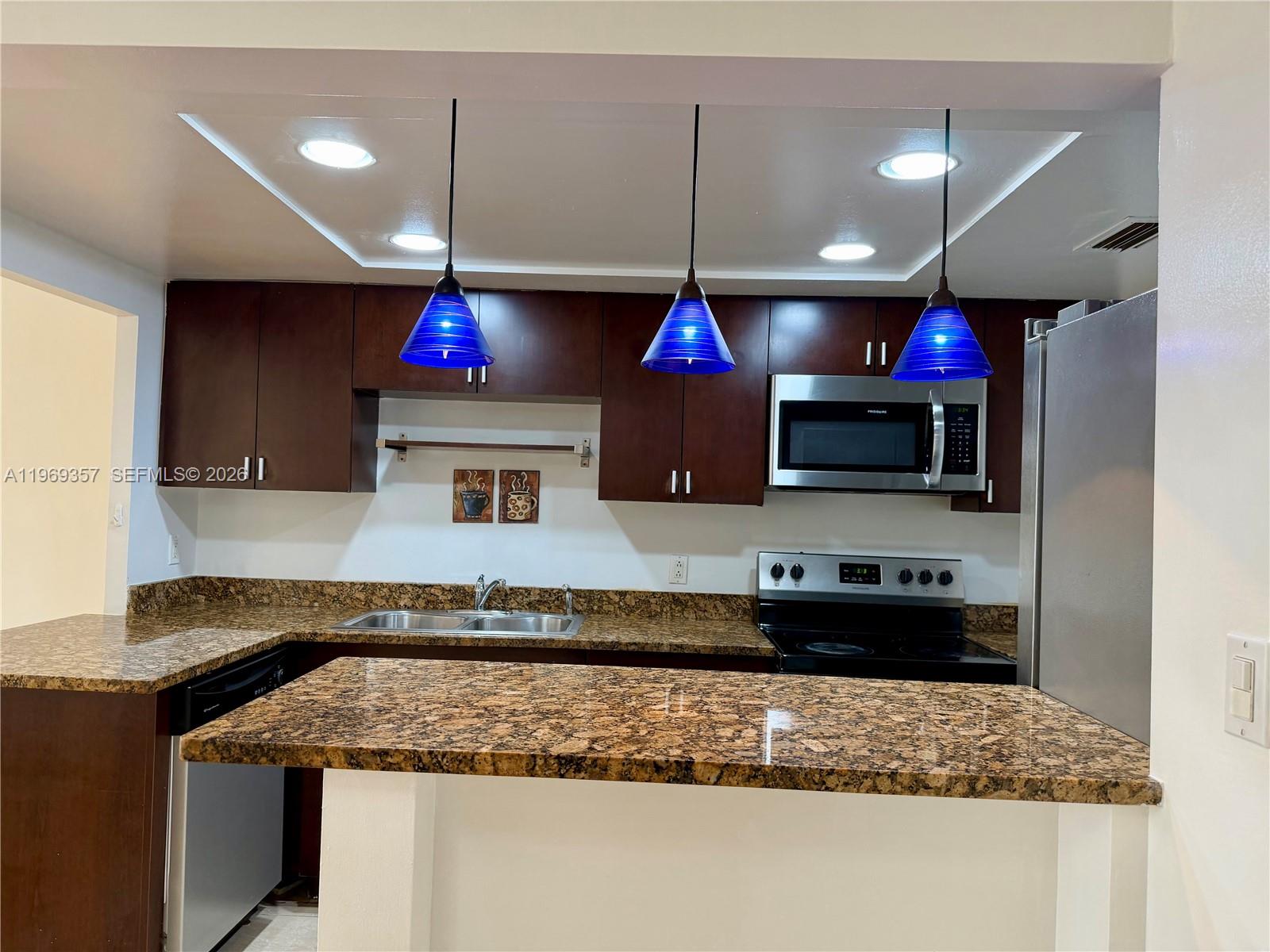 FOUNTAINVIEW CONDO - Residential Lease