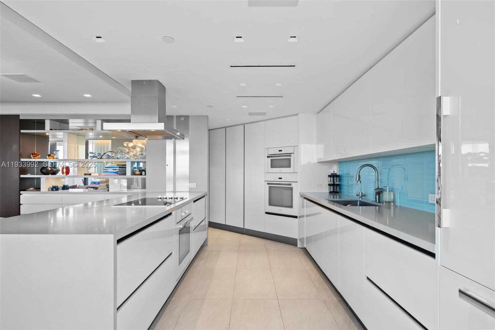 9999 Collins Ave 12E