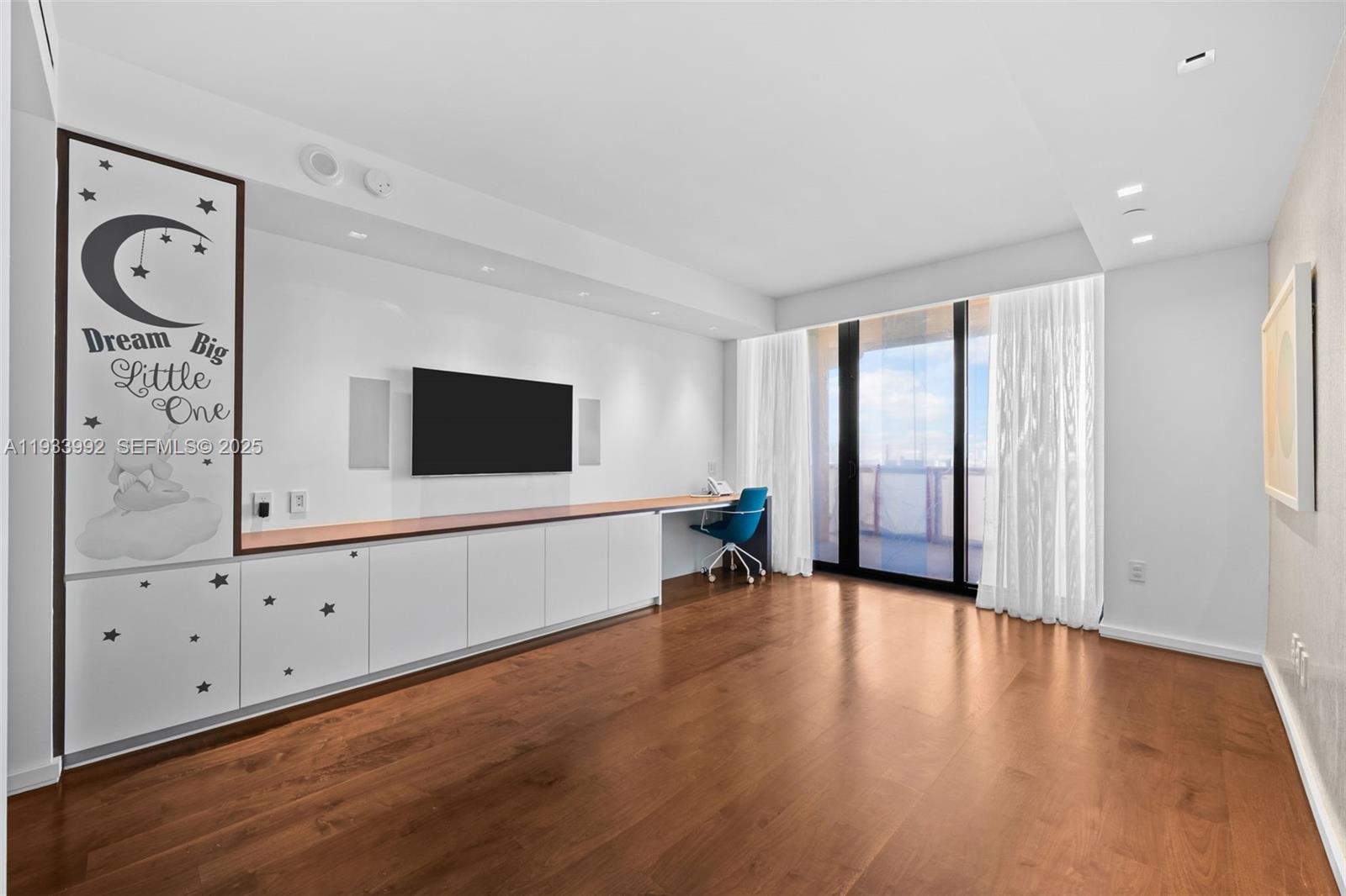 BAL HARBOUR TOWER CONDO - Residential