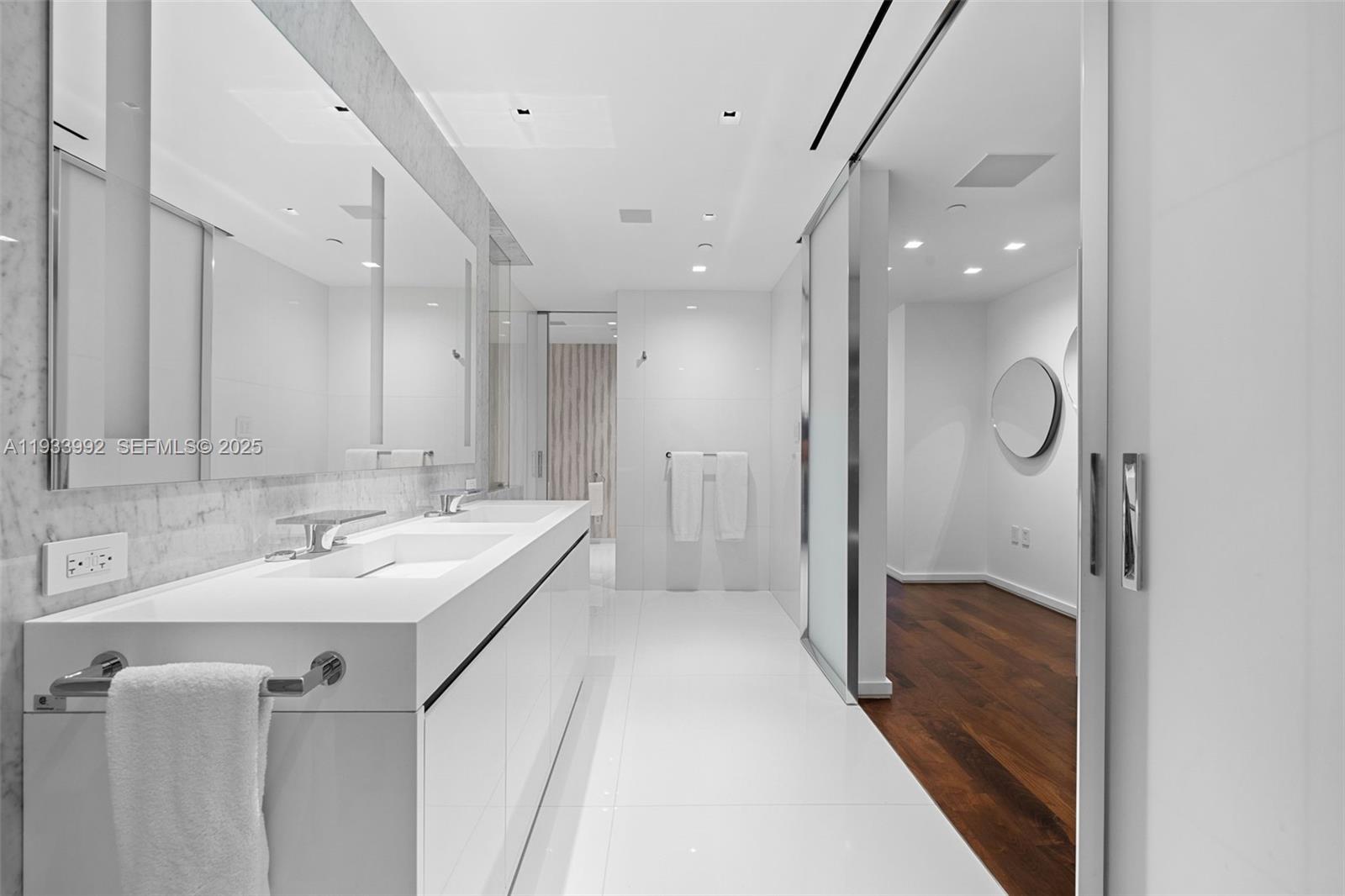 BAL HARBOUR TOWER CONDO - Residential