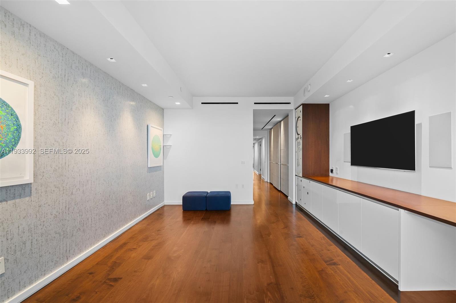 BAL HARBOUR TOWER CONDO - Residential