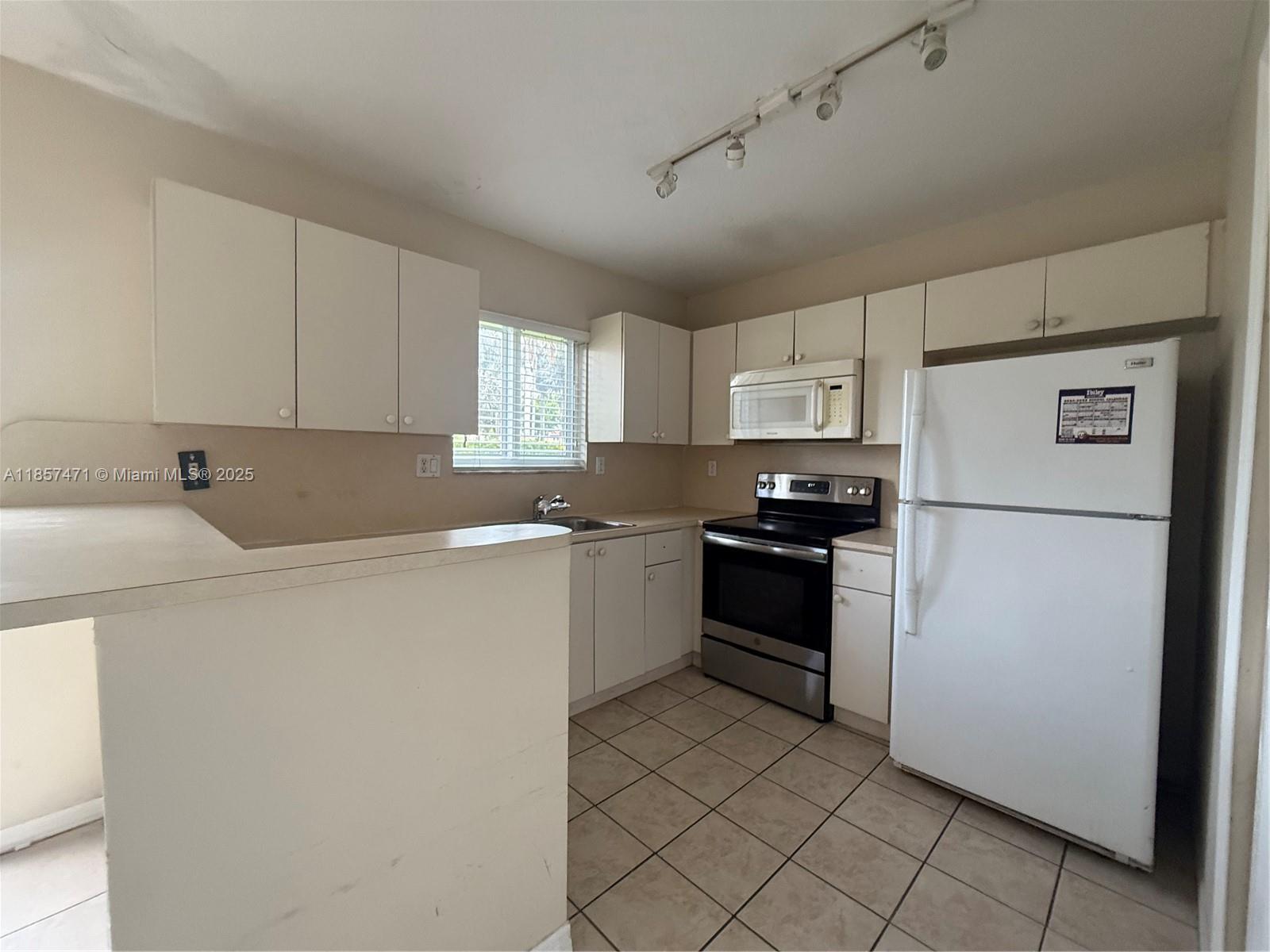 MONTEREY AT MALIBU BAY - Residential