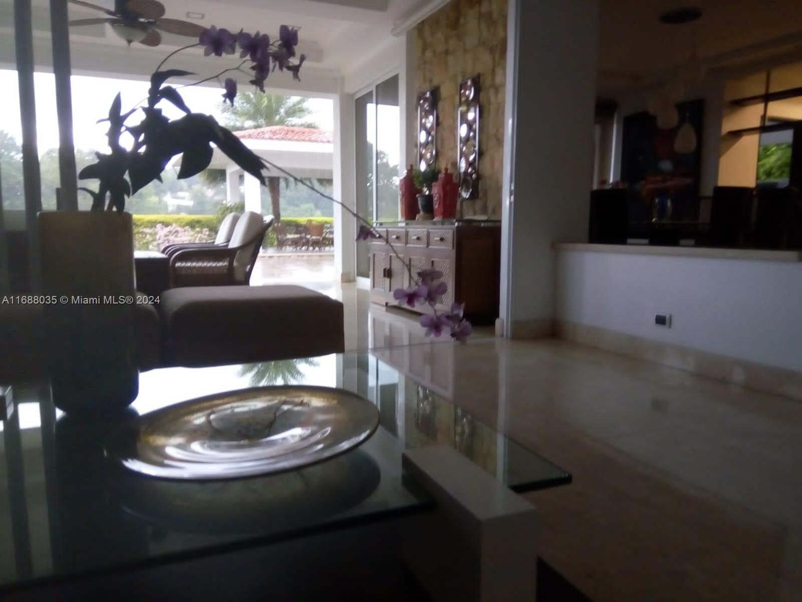 RESERVA DEL HIGUERON - Residential