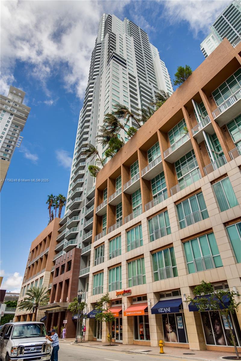 VIZCAYNE SOUTH CONDO - Residential