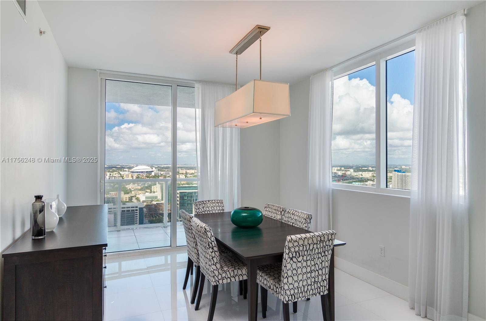 VIZCAYNE SOUTH CONDO - Residential