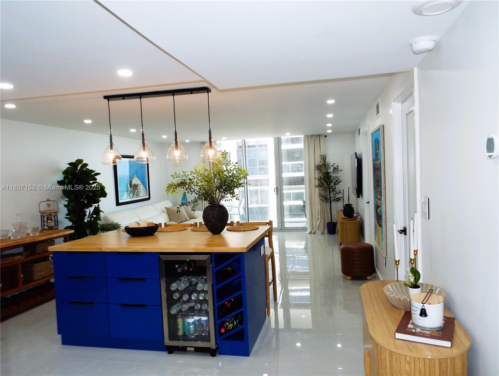 5701 Collins Ave 1619