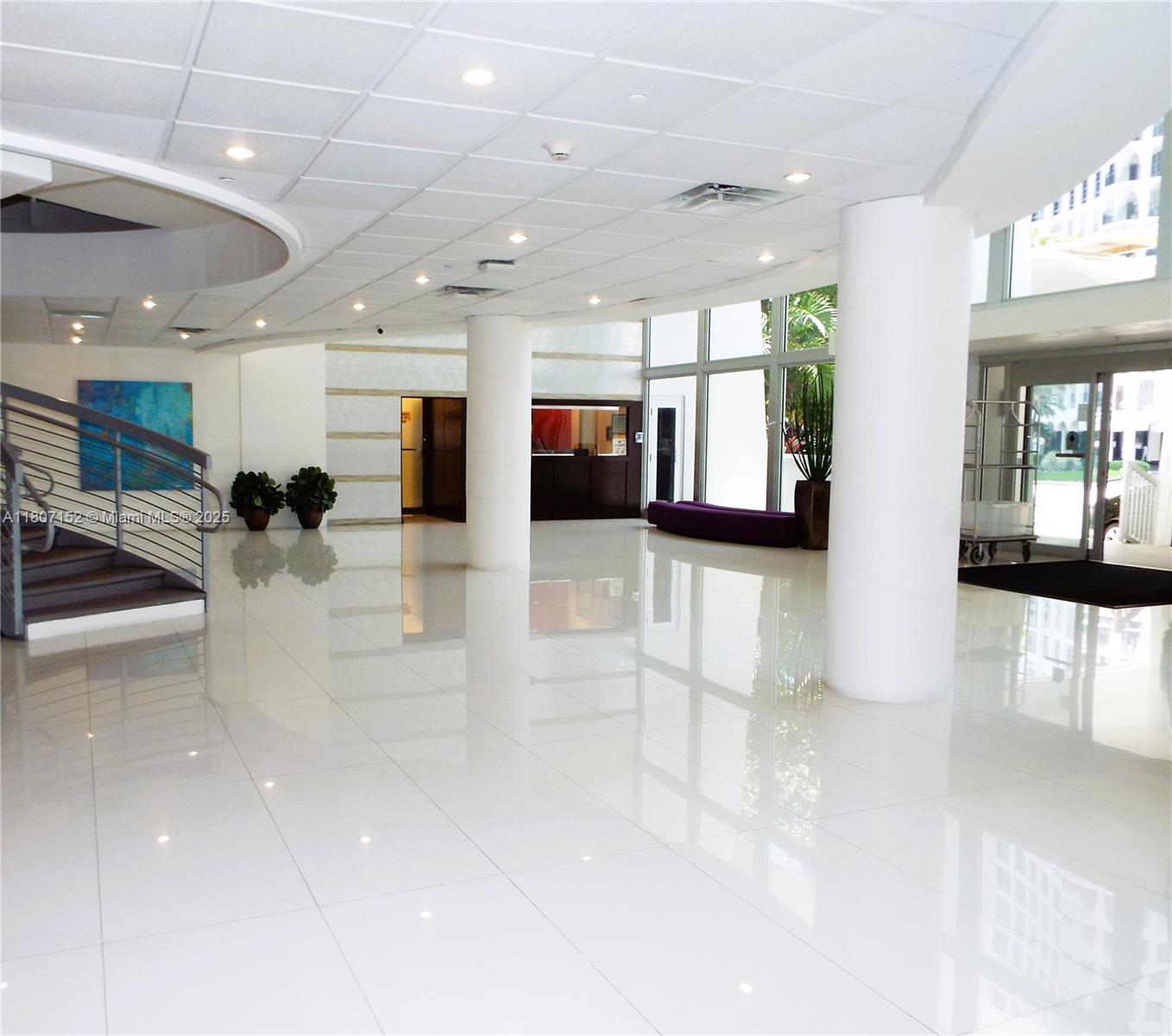 ARLEN BEACH CONDO - Residential