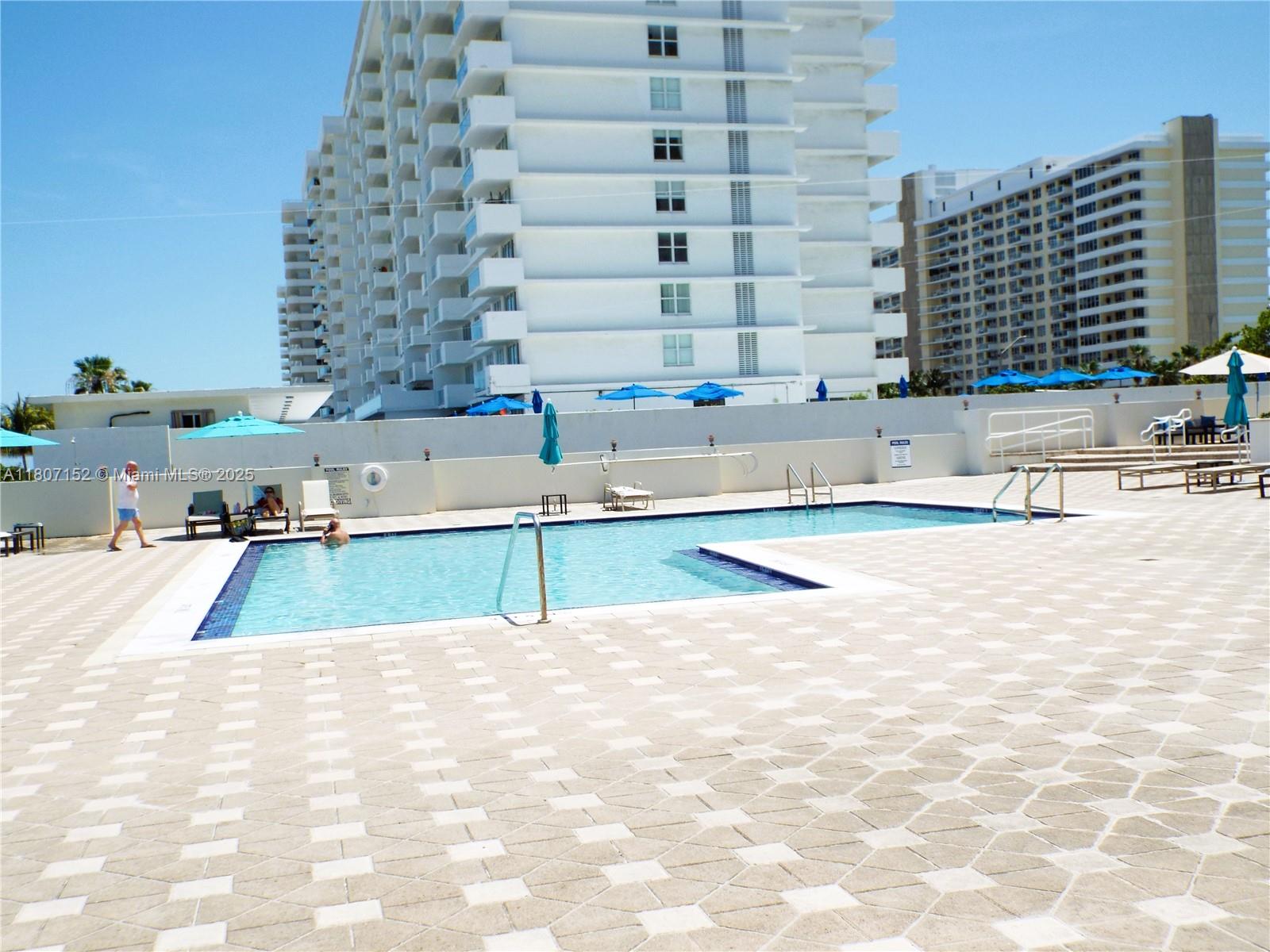 ARLEN BEACH CONDO - Residential