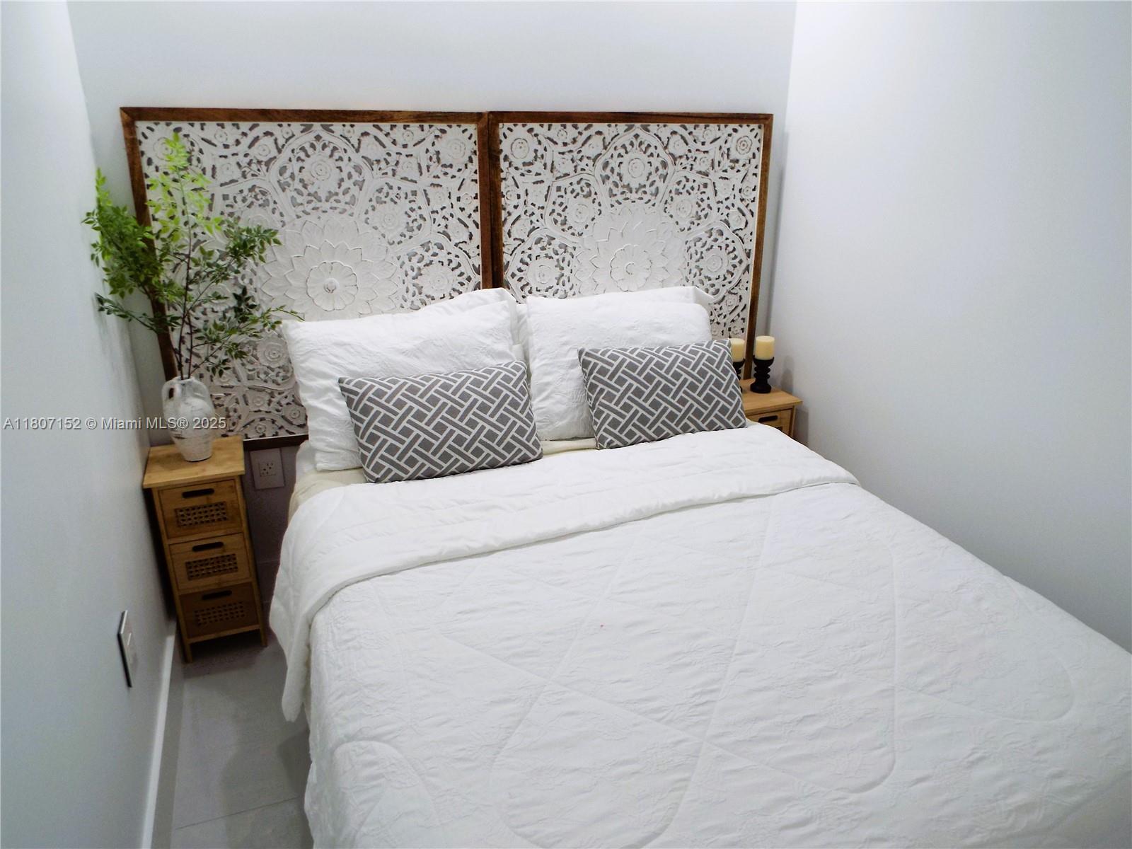 ARLEN BEACH CONDO - Residential