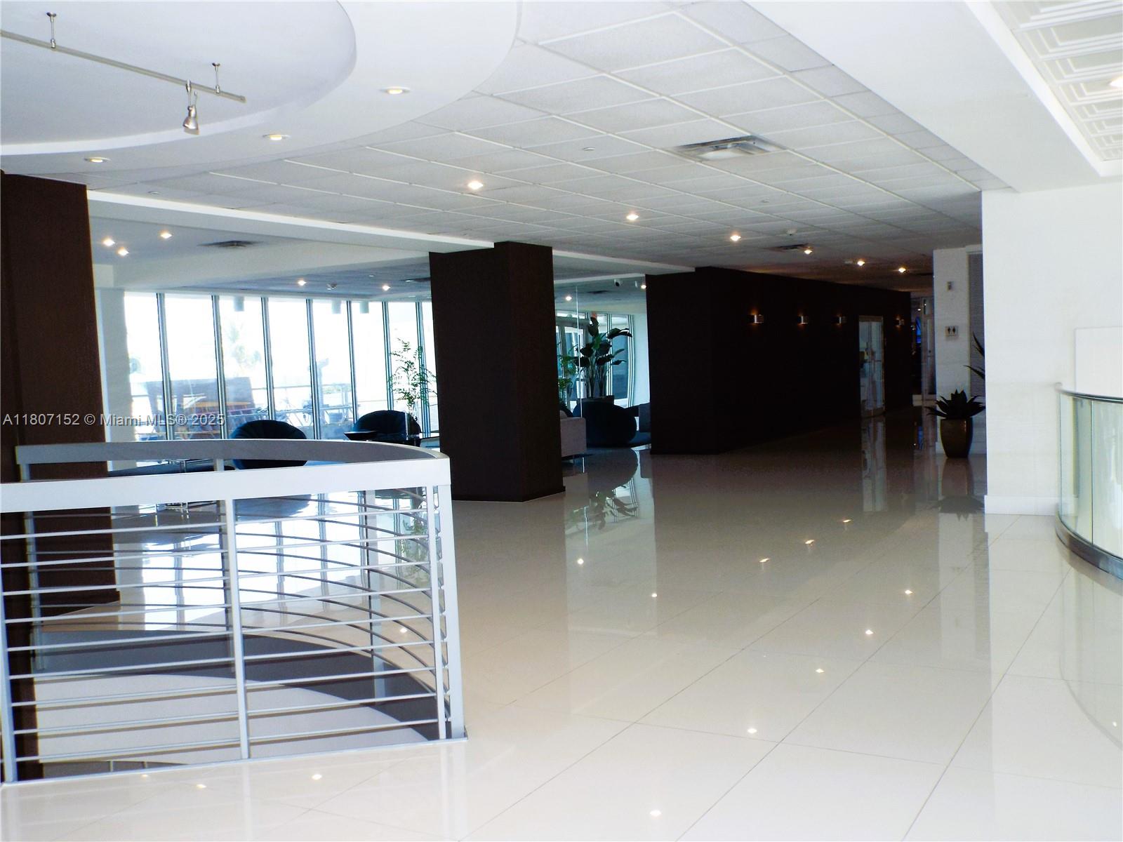 ARLEN BEACH CONDO - Residential