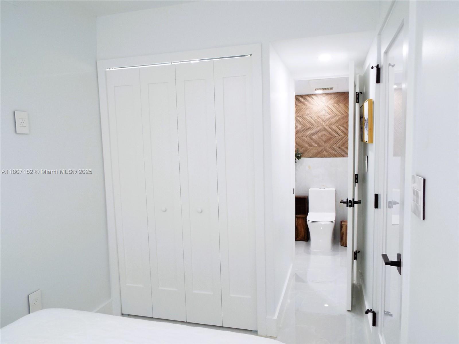 ARLEN BEACH CONDO - Residential