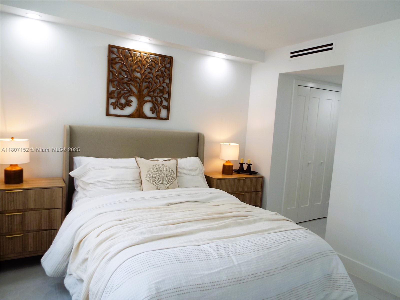 ARLEN BEACH CONDO - Residential