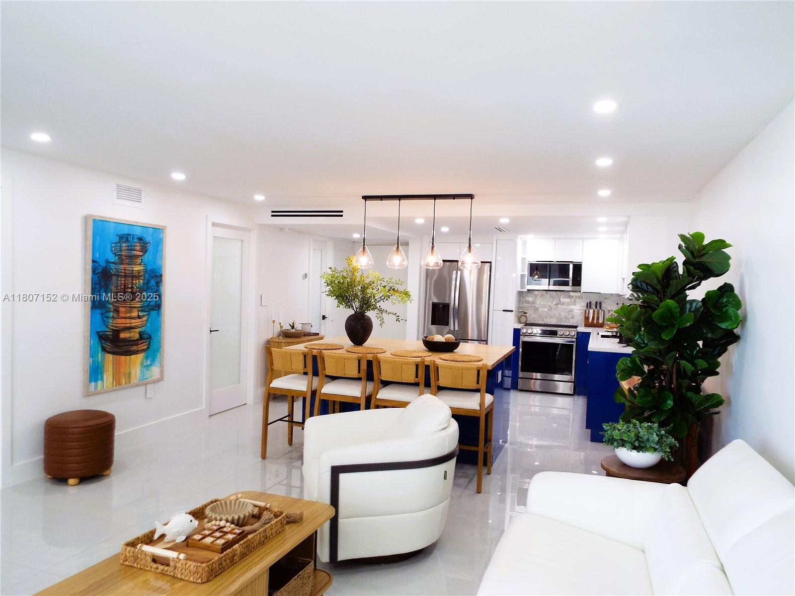 Property for Sale at 5701 Collins Ave 1619, Miami Beach, Miami-Dade County, Florida - Bedrooms: 1 
Bathrooms: 2  - $750,000