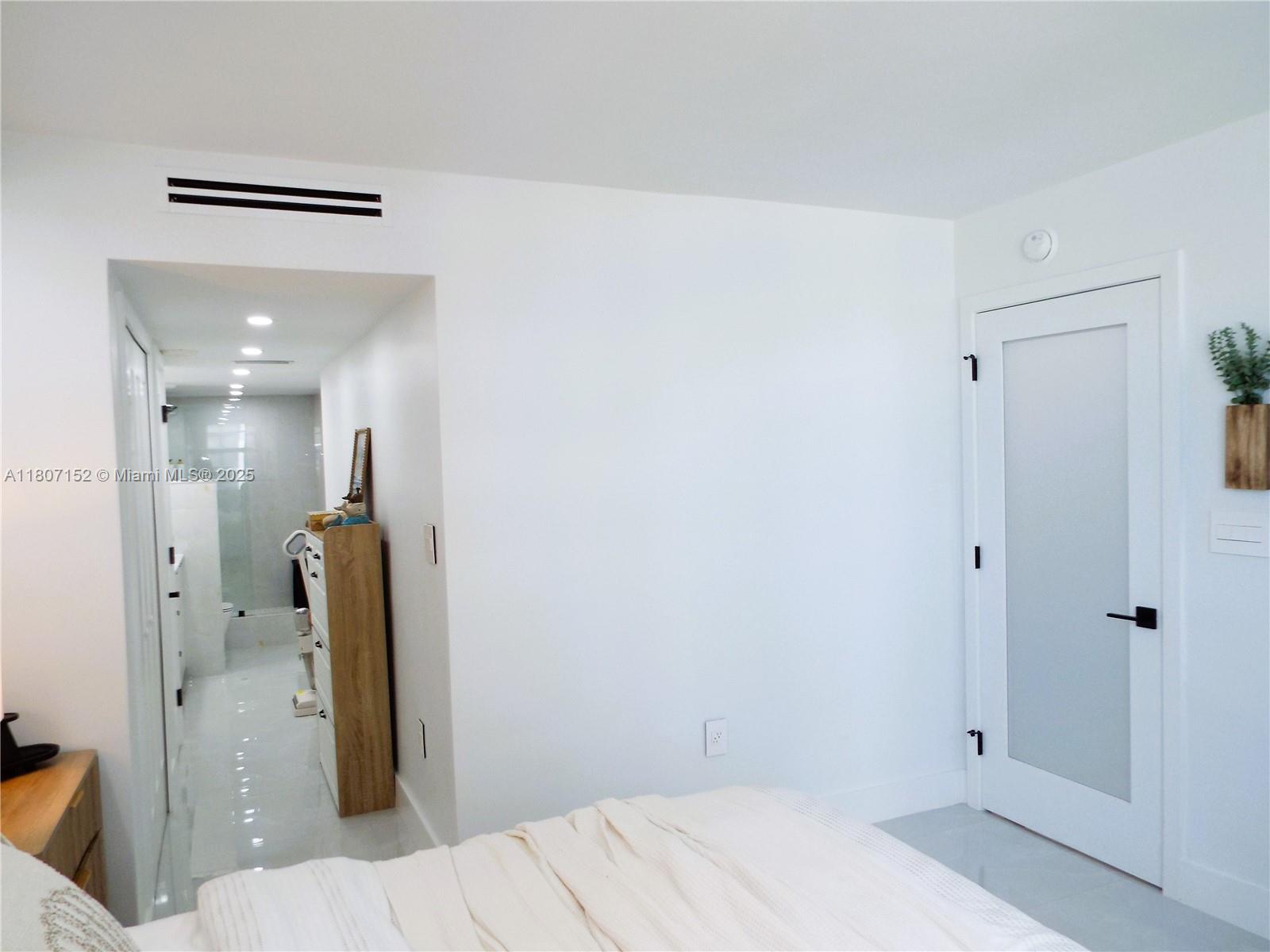 ARLEN BEACH CONDO - Residential