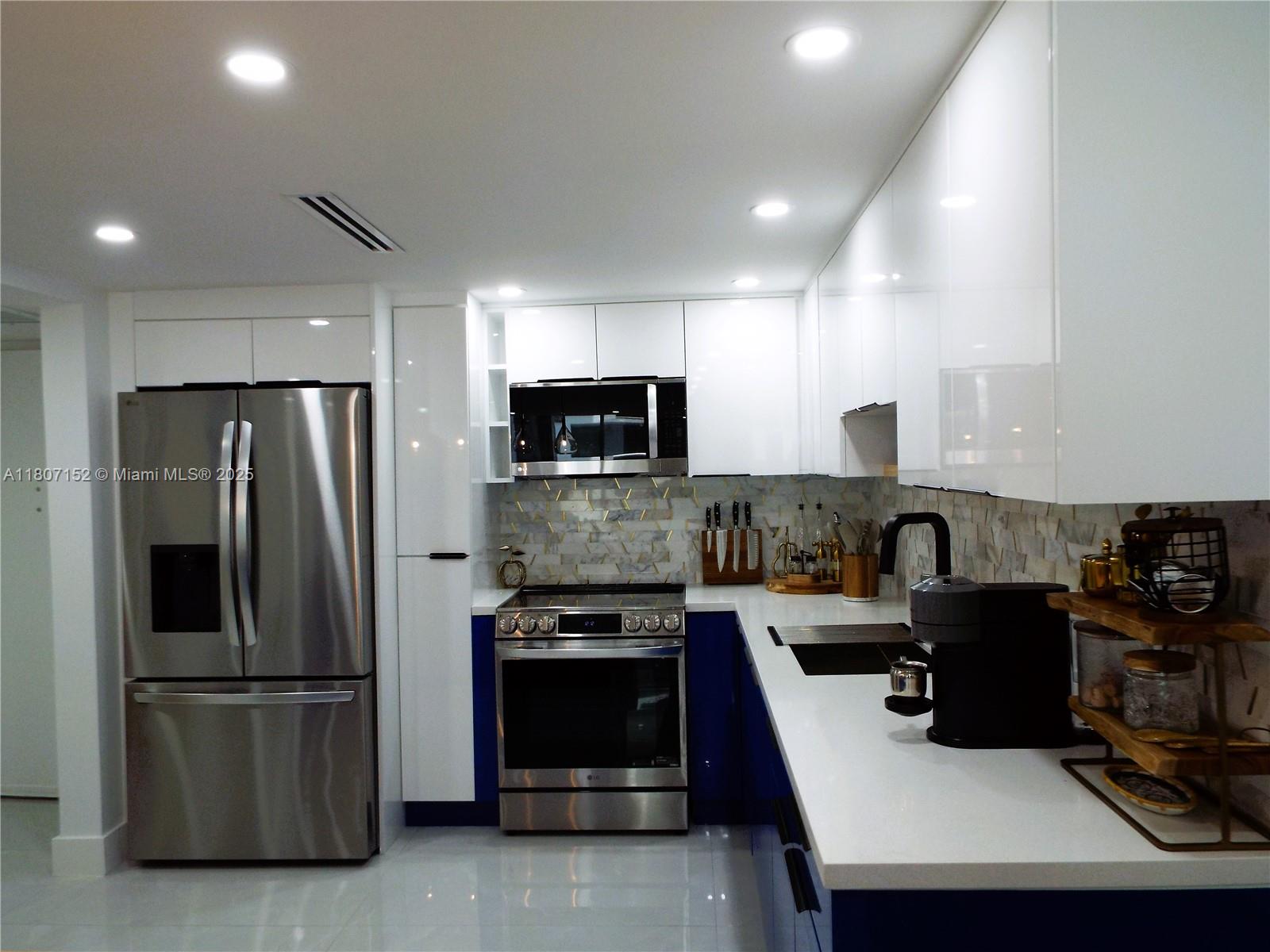 5701 Collins Ave 1619