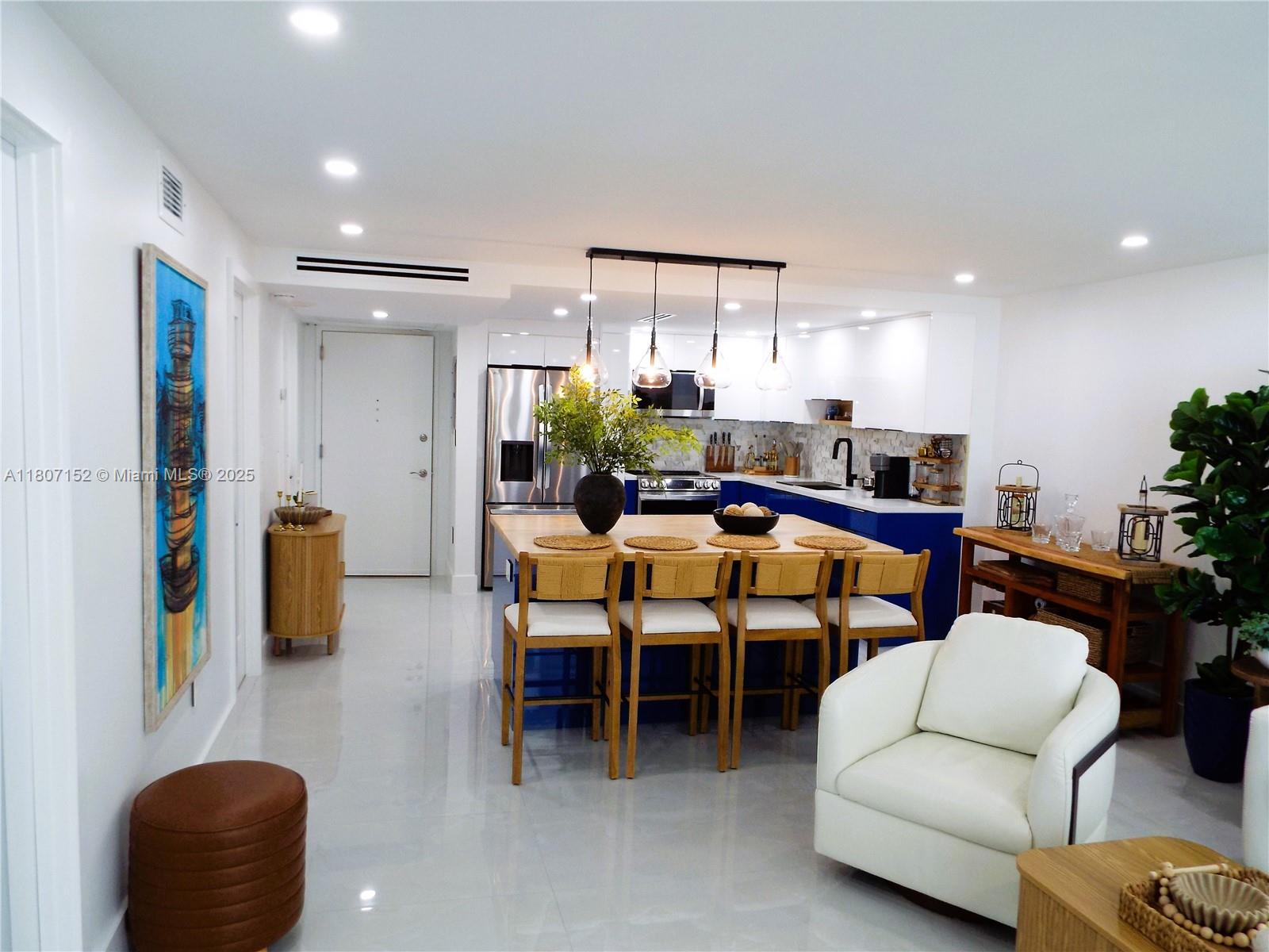 5701 Collins Ave 1619