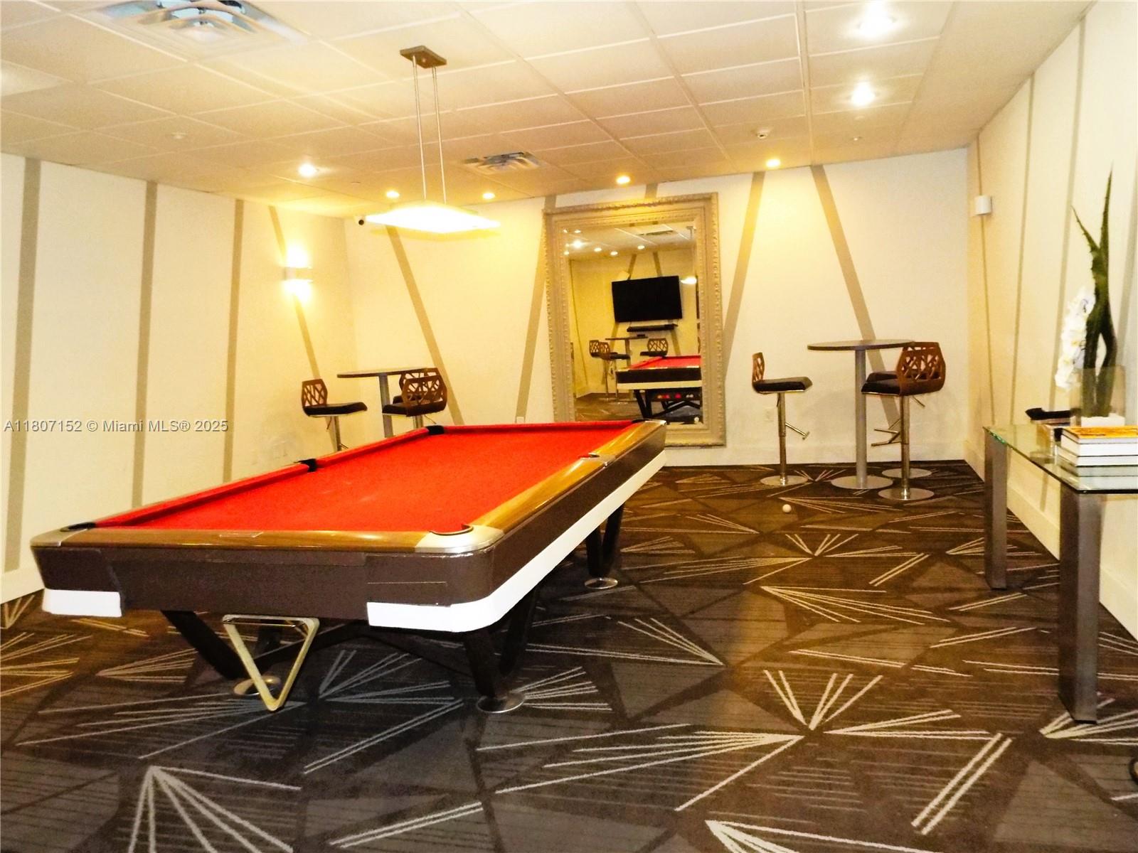 ARLEN BEACH CONDO - Residential