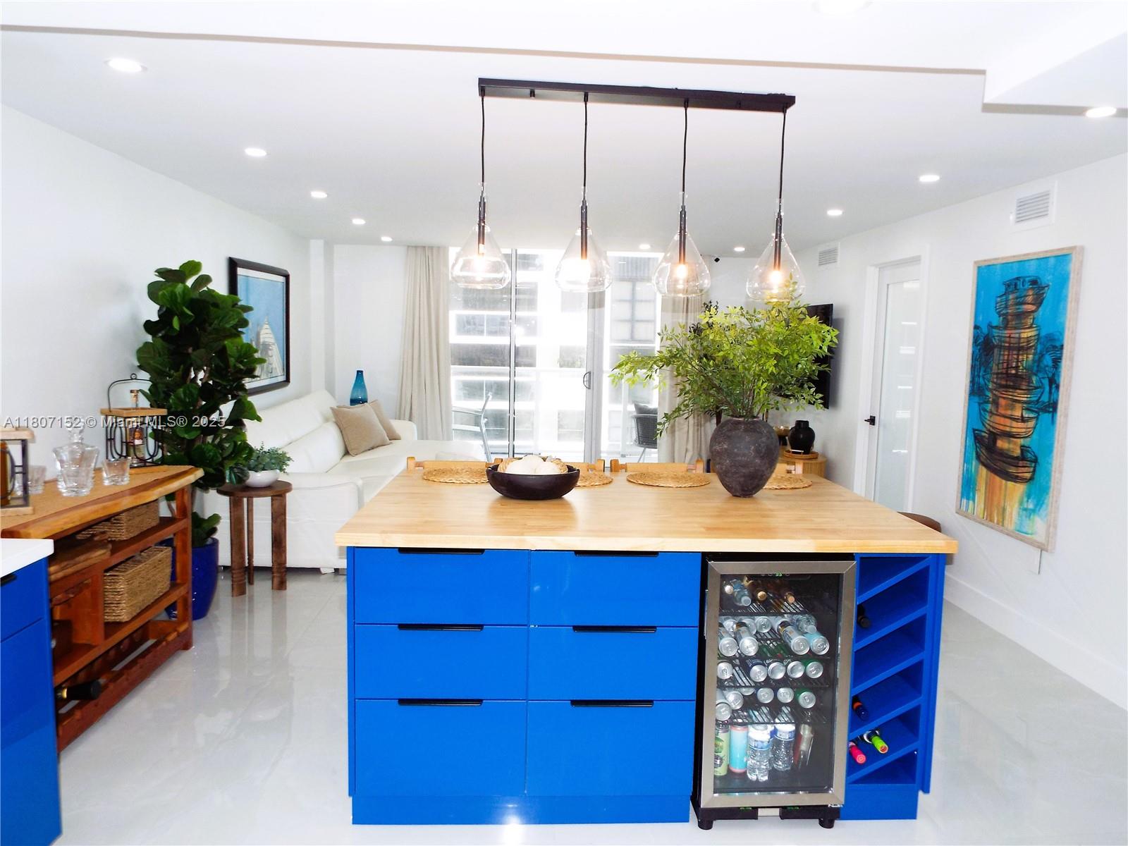 ARLEN BEACH CONDO - Residential