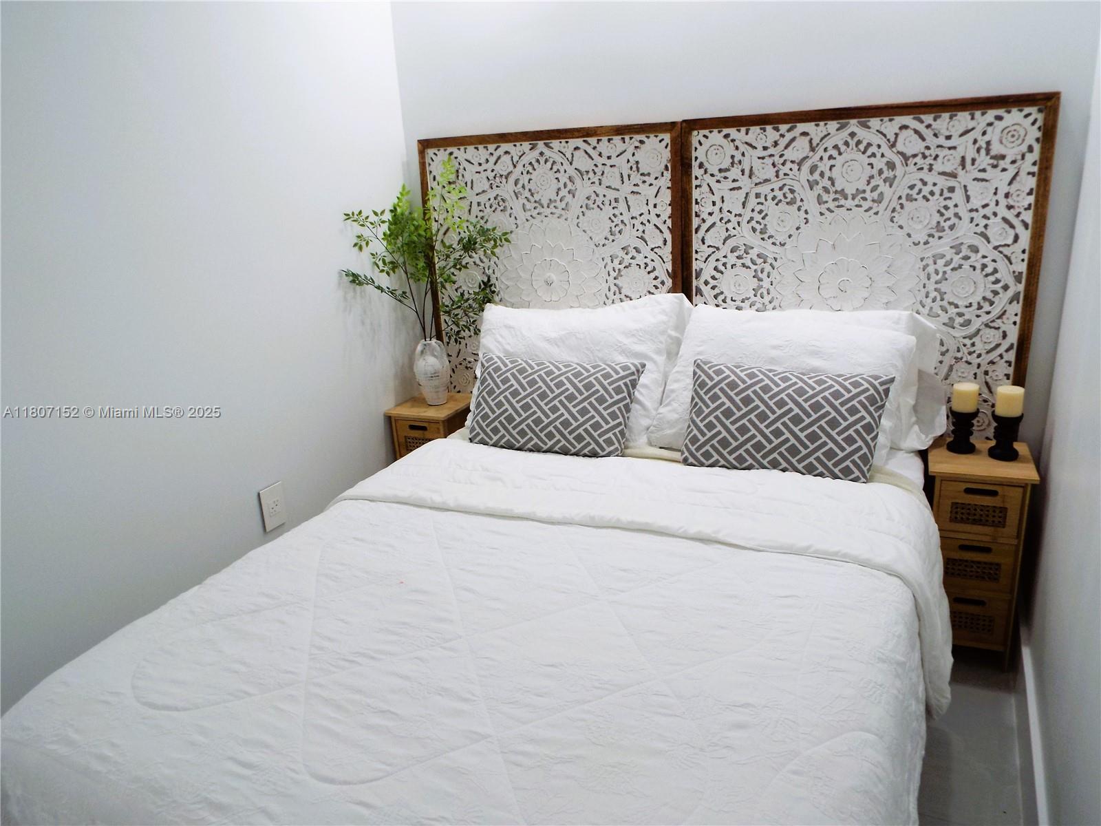 ARLEN BEACH CONDO - Residential