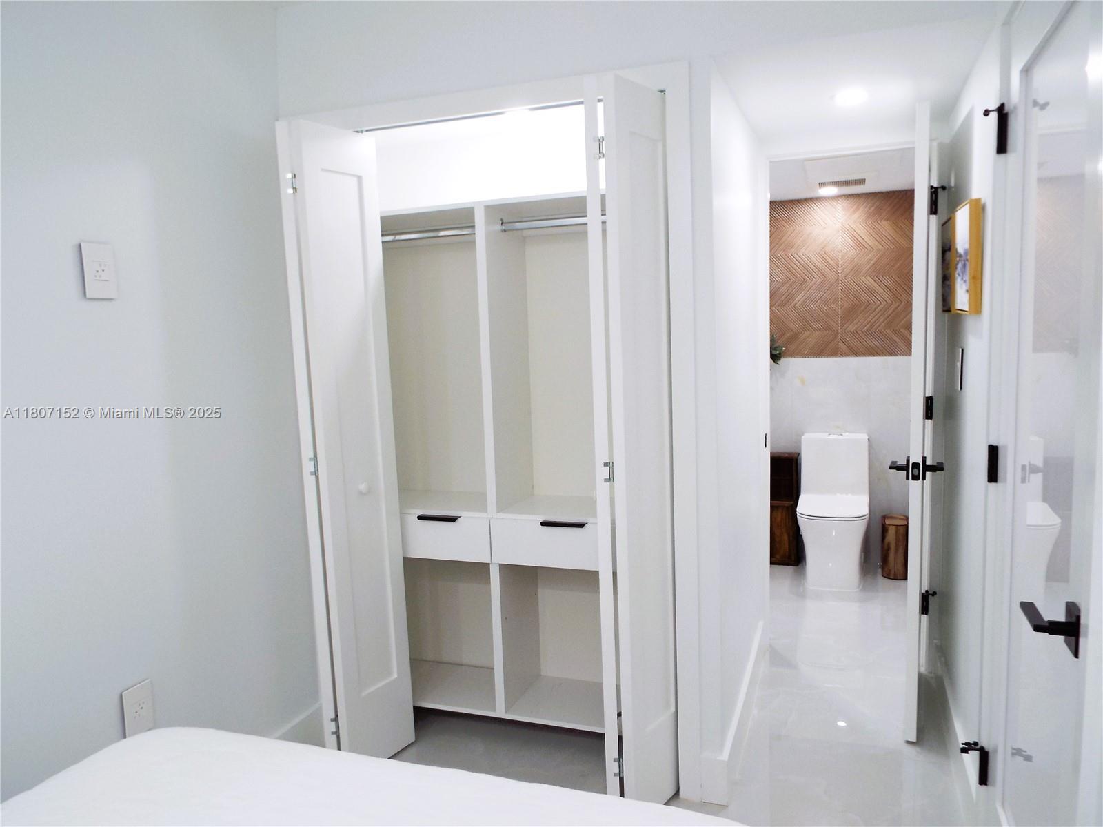 ARLEN BEACH CONDO - Residential