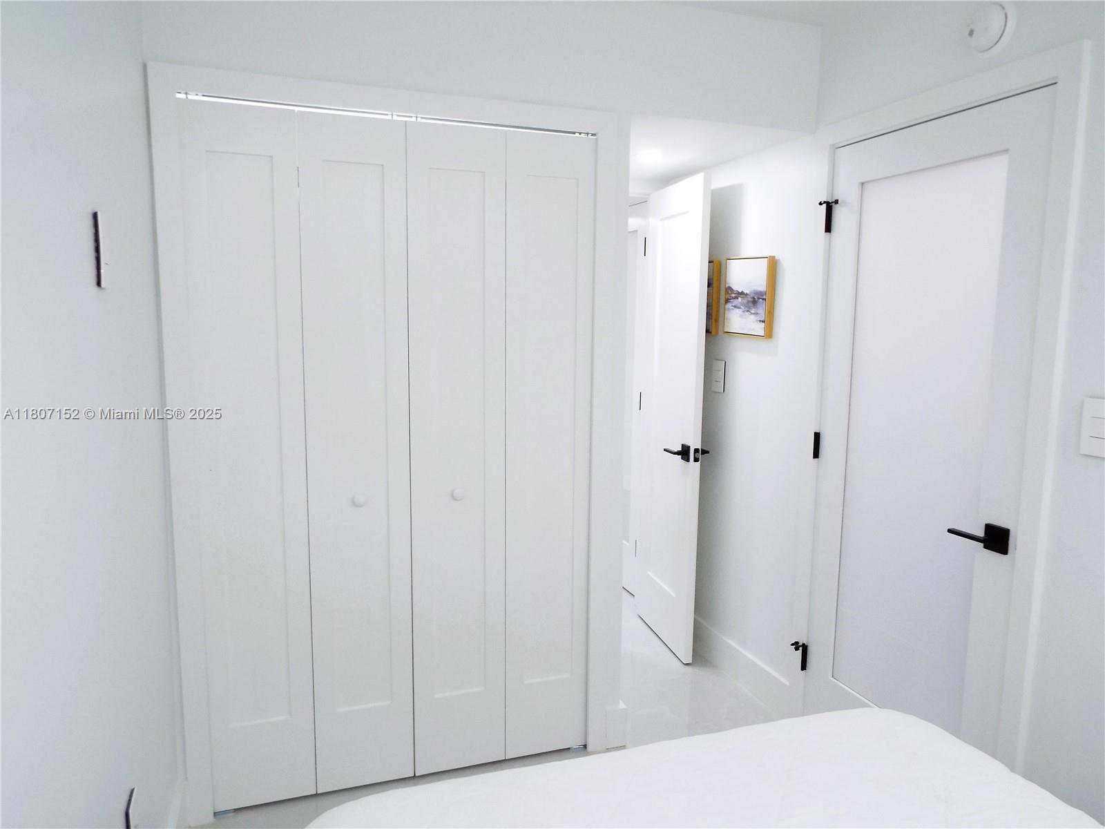 ARLEN BEACH CONDO - Residential