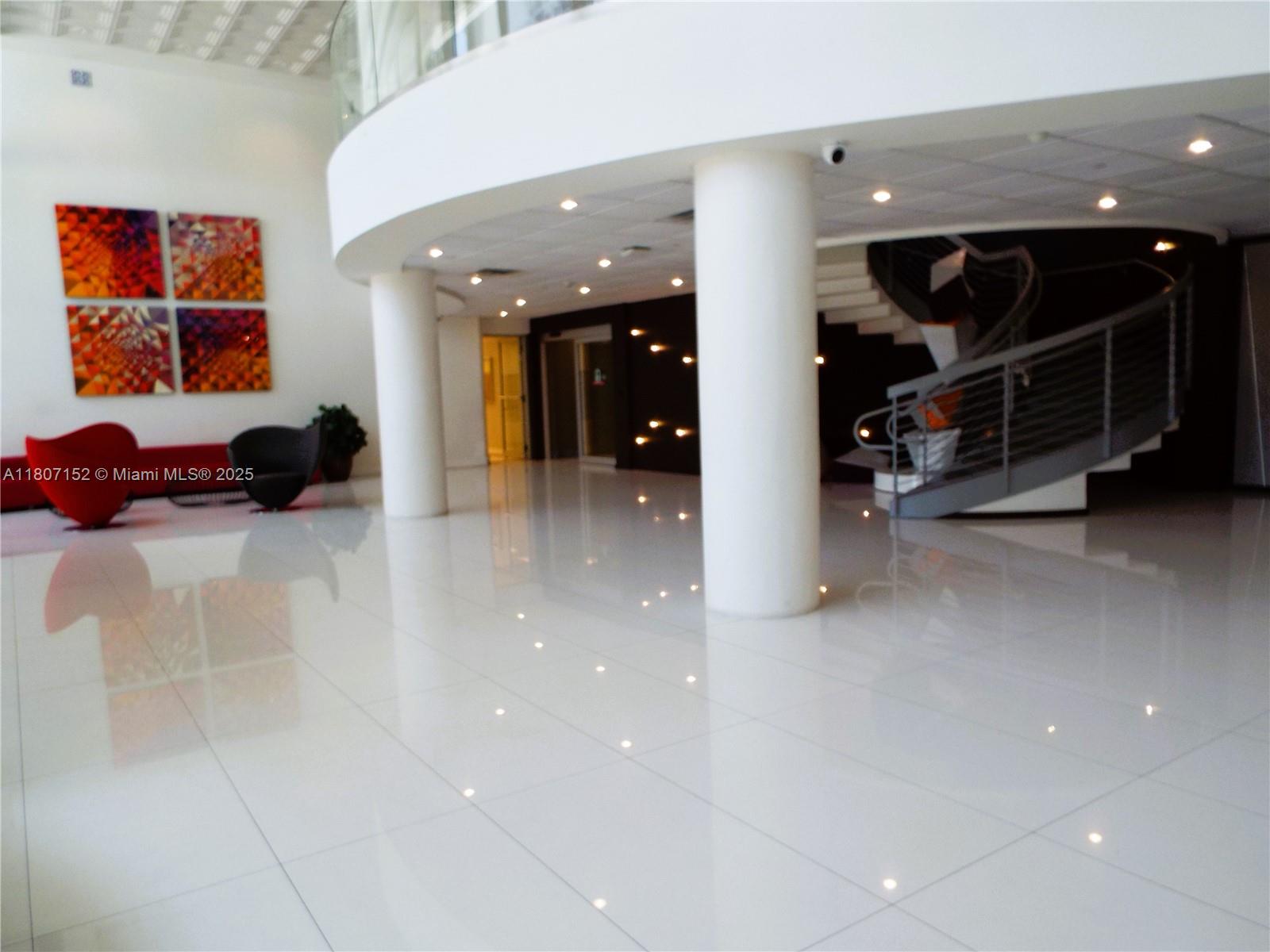 ARLEN BEACH CONDO - Residential