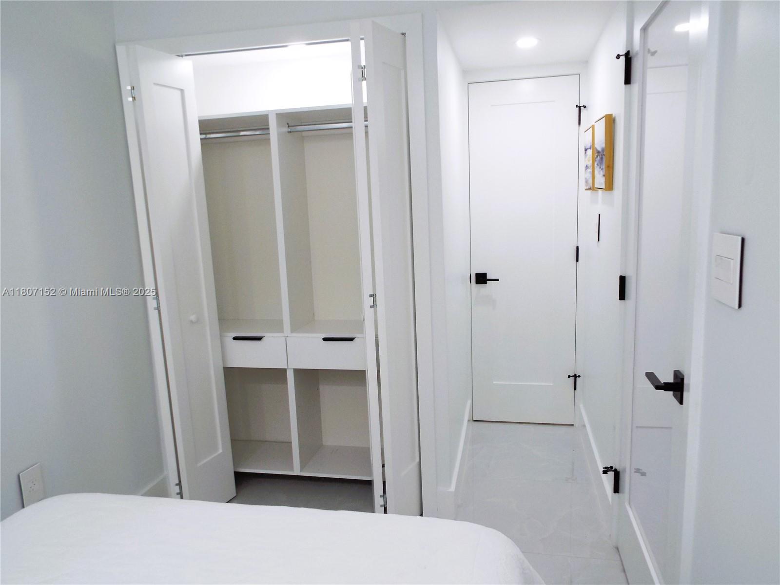 ARLEN BEACH CONDO - Residential