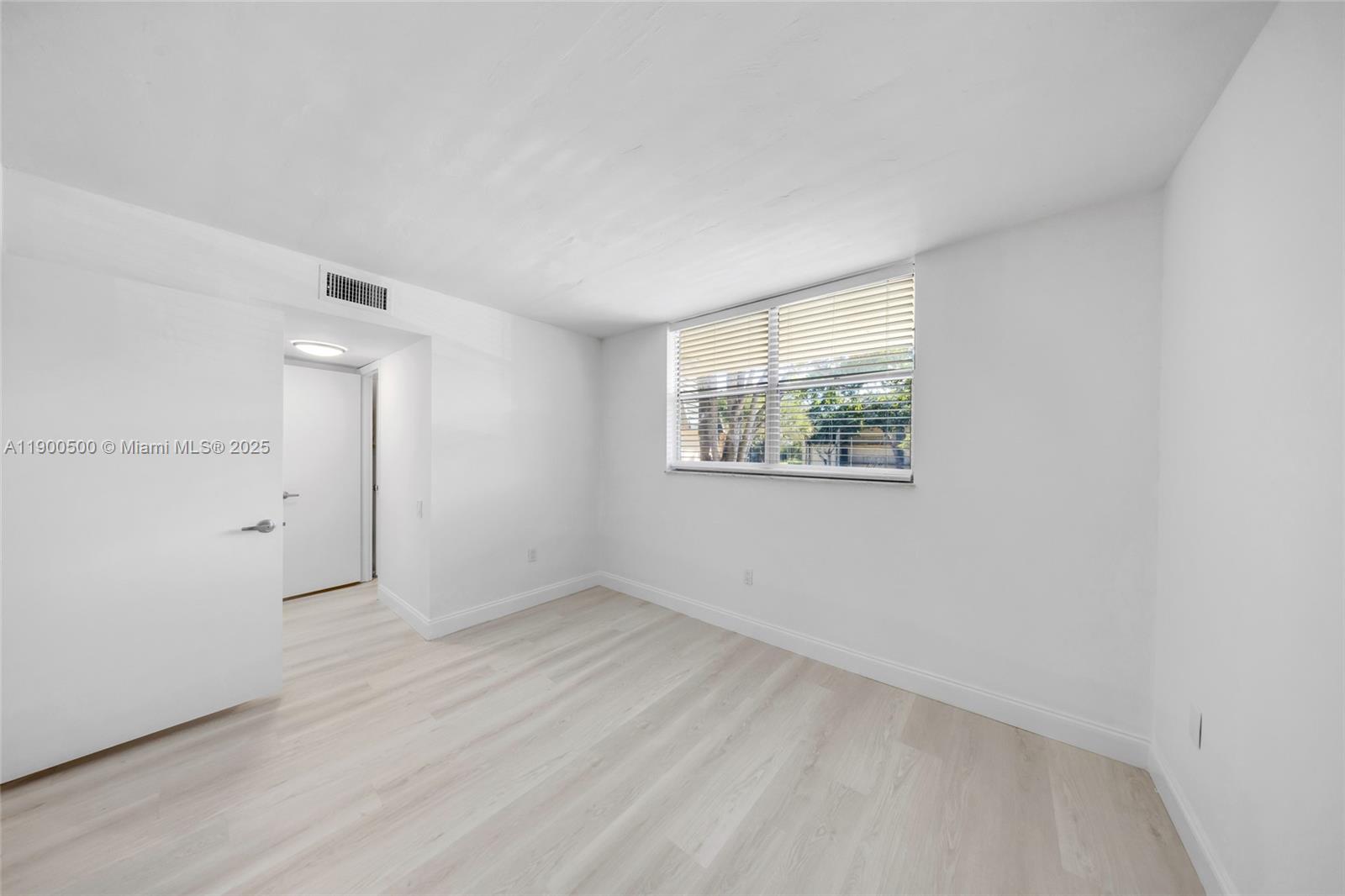 LIME BAY CONDOMINIUM 4 - Residential