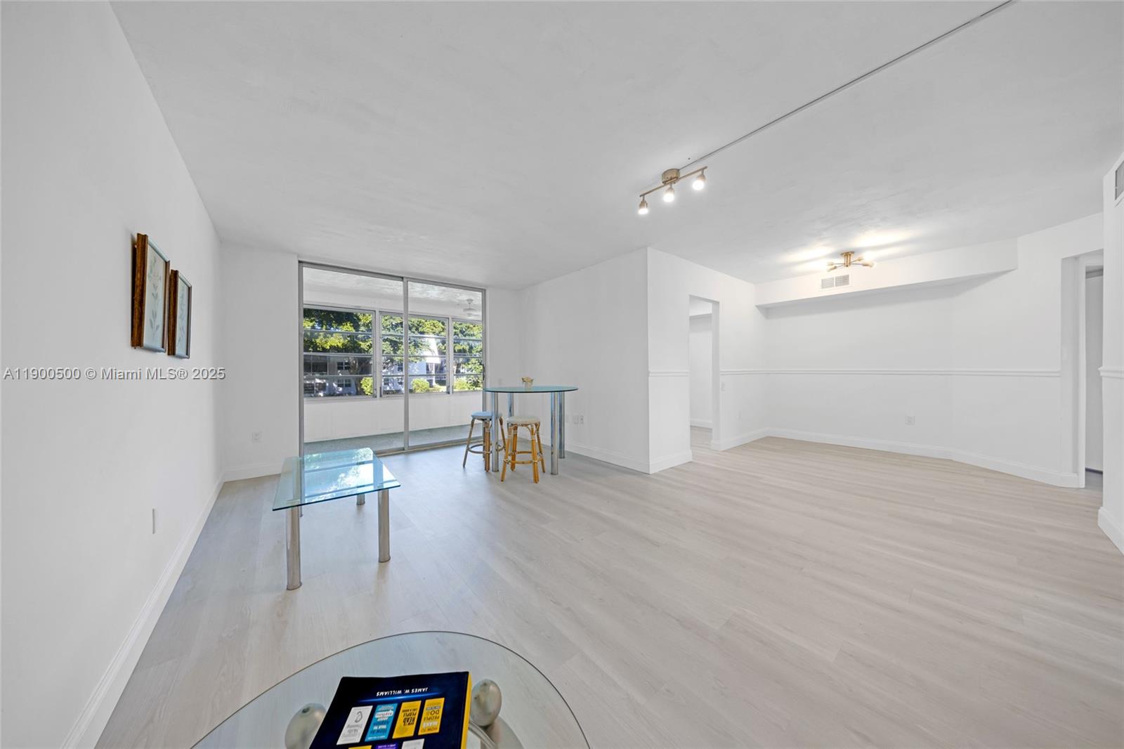 LIME BAY CONDOMINIUM 4 - Residential