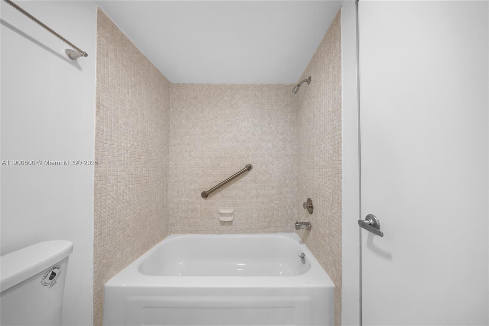 LIME BAY CONDOMINIUM 4 - Residential