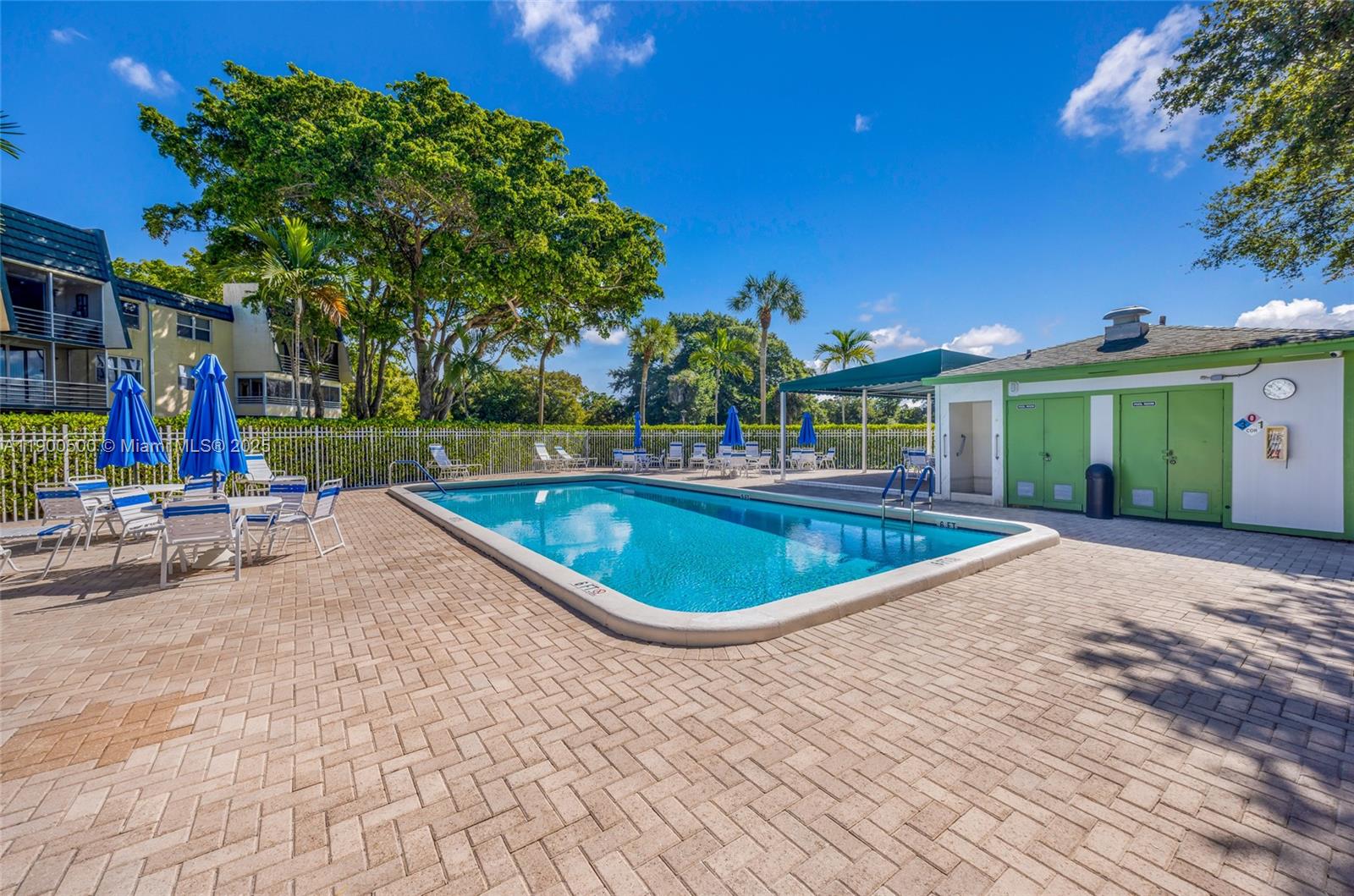 LIME BAY CONDOMINIUM 4 - Residential