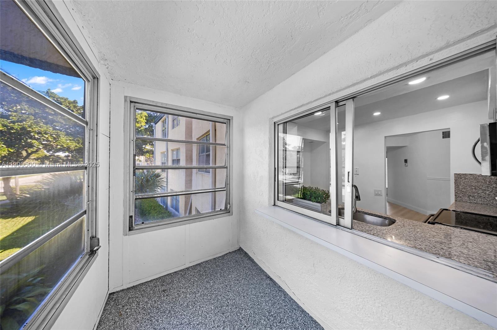 LIME BAY CONDOMINIUM 4 - Residential