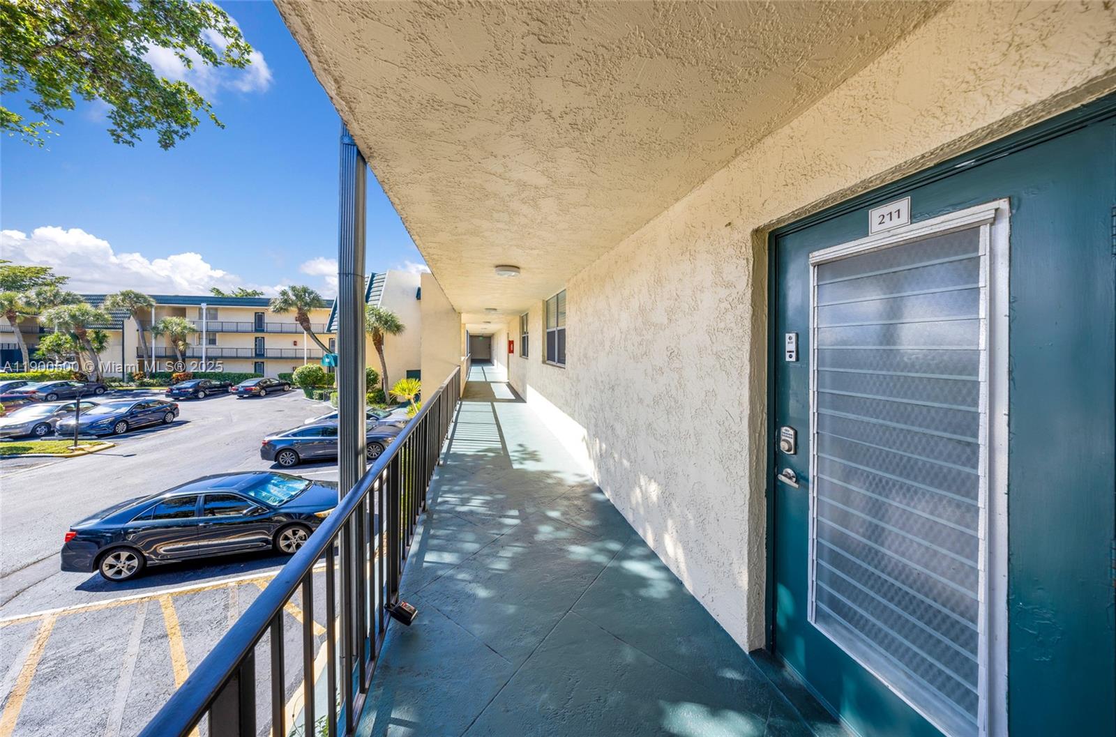 LIME BAY CONDOMINIUM 4 - Residential